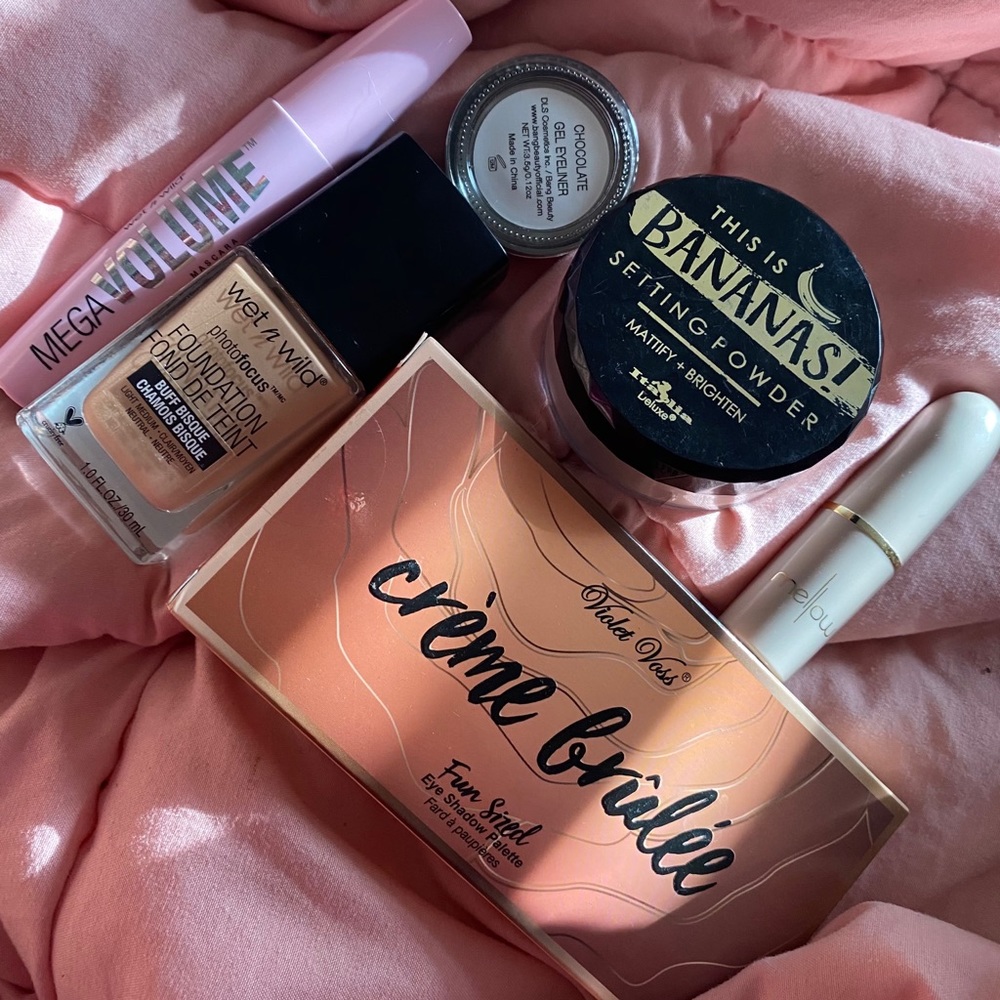 Makeup bundle💕
